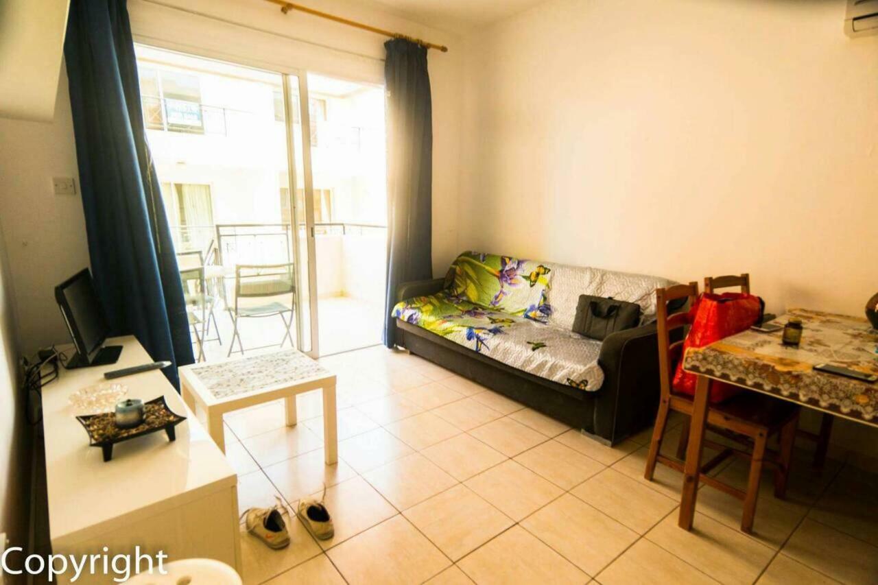 By The Sea Apartment Paphos Exterior photo