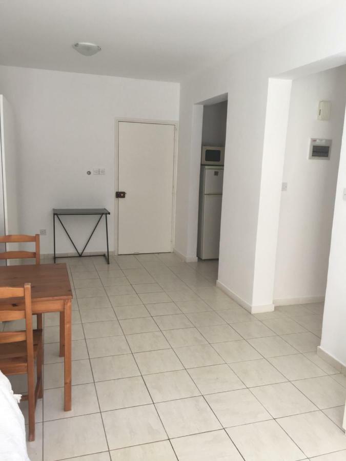 By The Sea Apartment Paphos Exterior photo