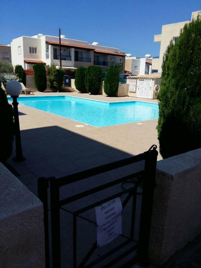 By The Sea Apartment Paphos Exterior photo